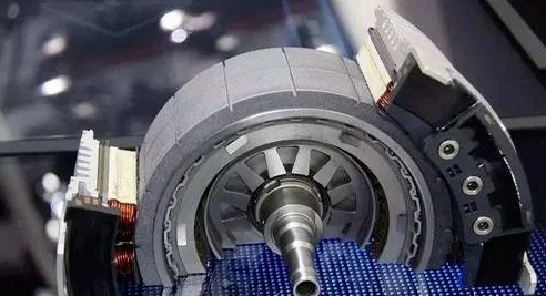 永磁同步電機(jī)為啥成為主要的驅(qū)動電機(jī)？